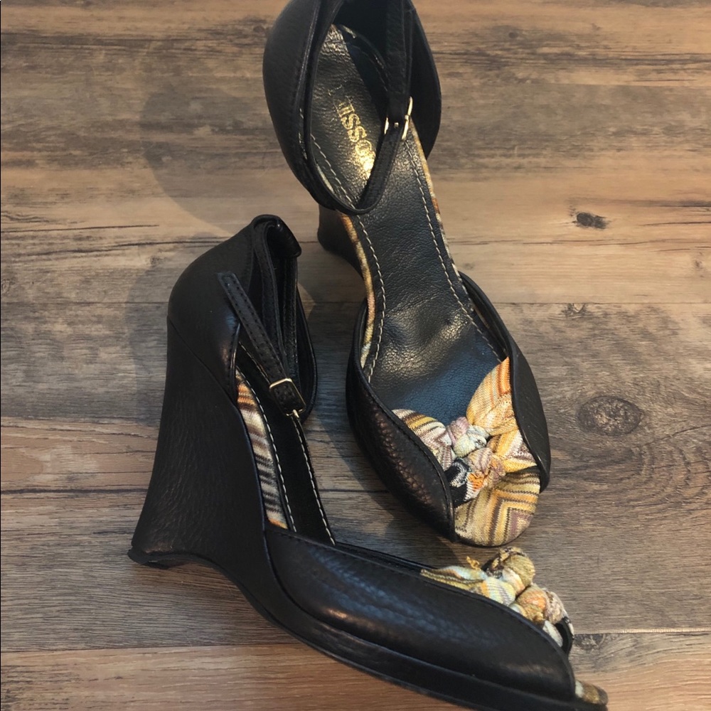 MISSONI pebbled leather wedge sandals sz 36